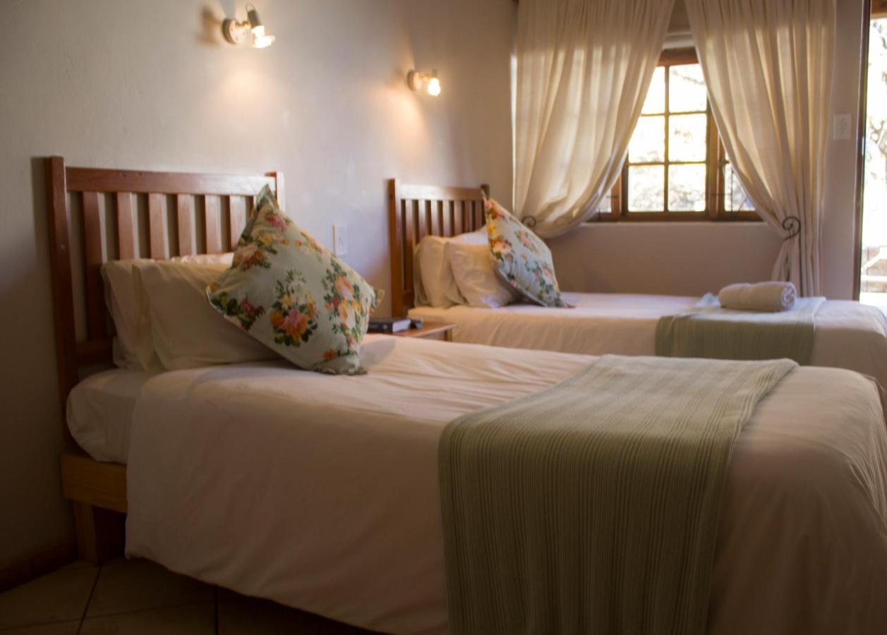 Aan Die Oewer Guesthouse Graaff Reinet Exterior photo